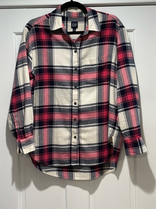 GAP Tops - GAP (OVERSIZED) XS women’s Pink,Cream
& Gray/Navy Plaid Button-Down Shirt.